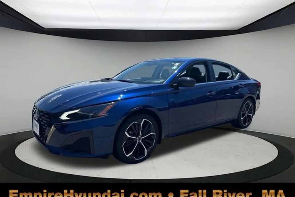 2024 Nissan Altima 2.5 SR photo 1