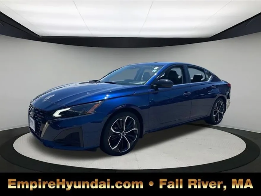 2024 Nissan Altima 2.5 SR photo 1