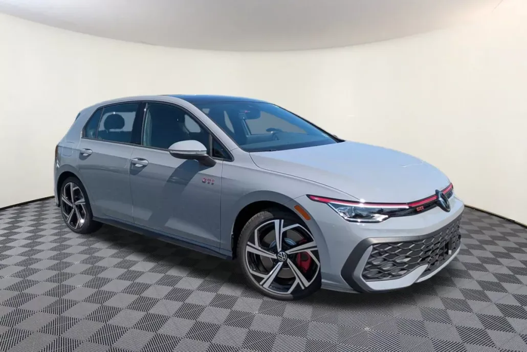 2025 Volkswagen Golf GTI SE photo 1