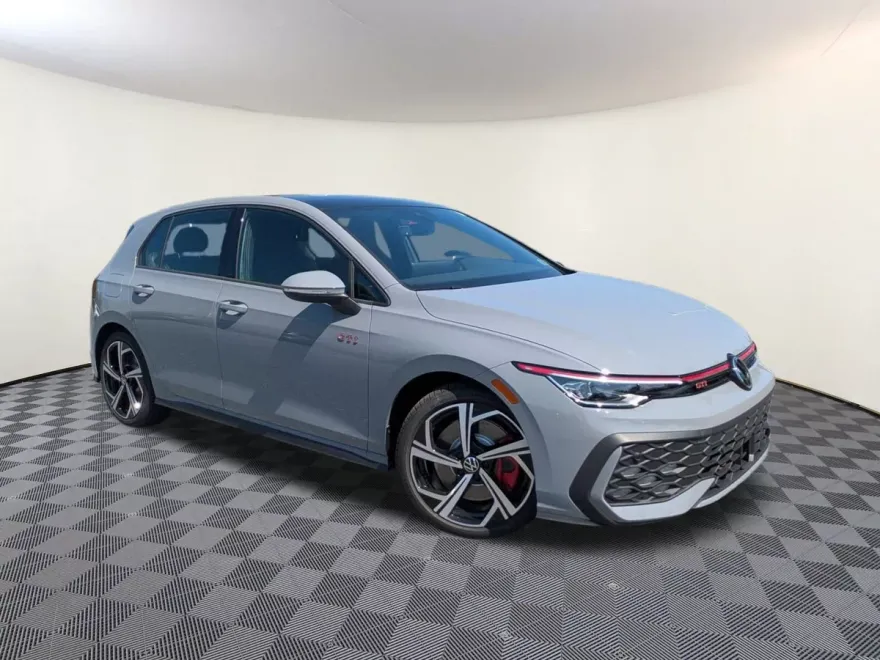 2025 Volkswagen Golf GTI SE photo 1