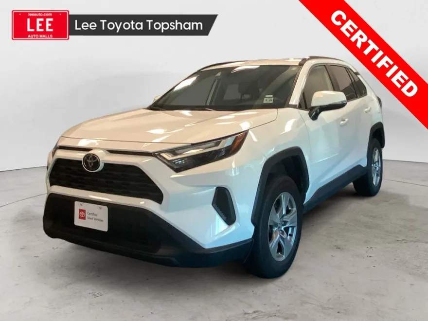 2024 Toyota RAV4 XLE photo 1