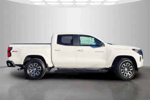 2026 Chevrolet Colorado Z71 photo 3