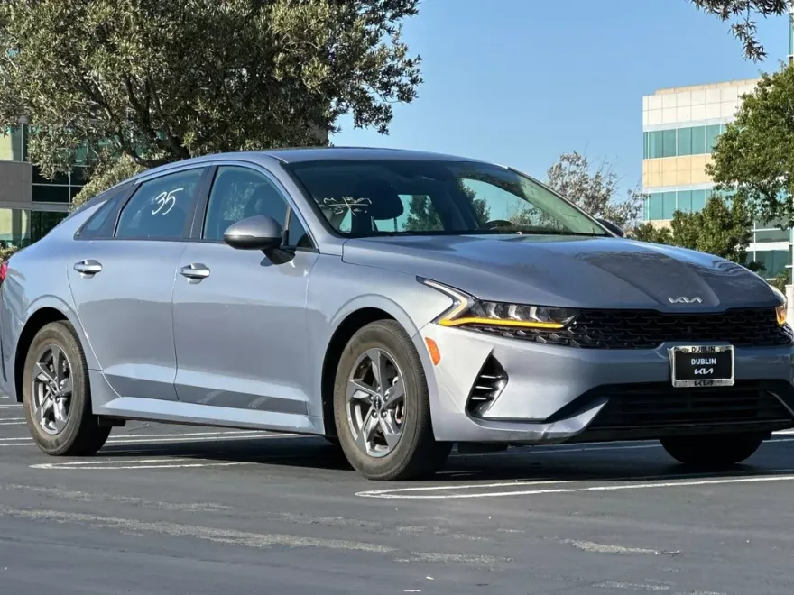 2023 Kia K5 LXS photo 1