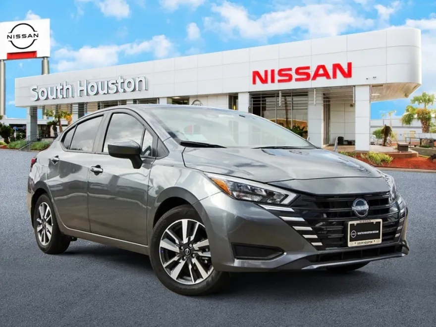 2025 Nissan Versa 1.6 SV photo 1