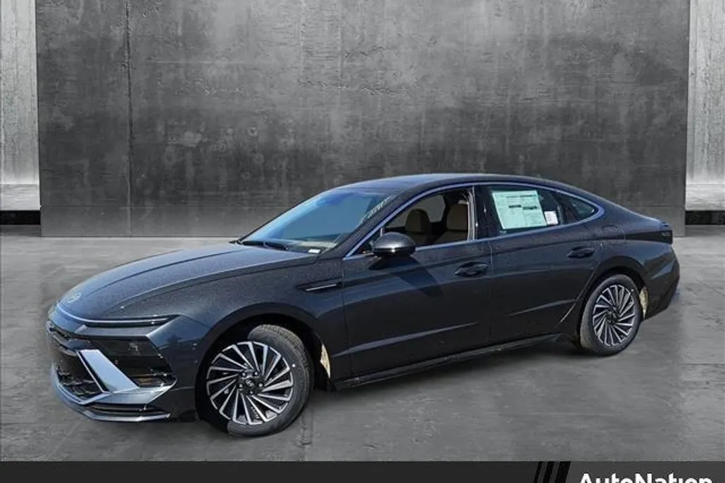 2025 Hyundai Sonata Hybrid Limited photo 1