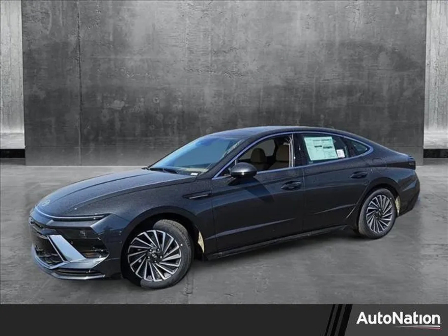2025 Hyundai Sonata Hybrid Limited photo 1