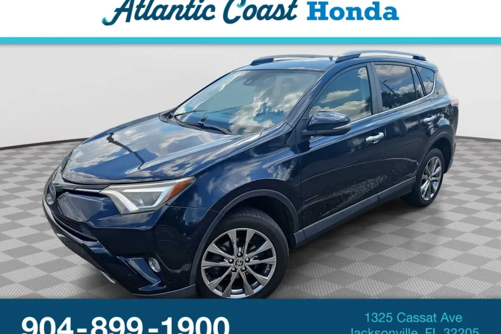 2017 Toyota RAV4 Limited photo 1