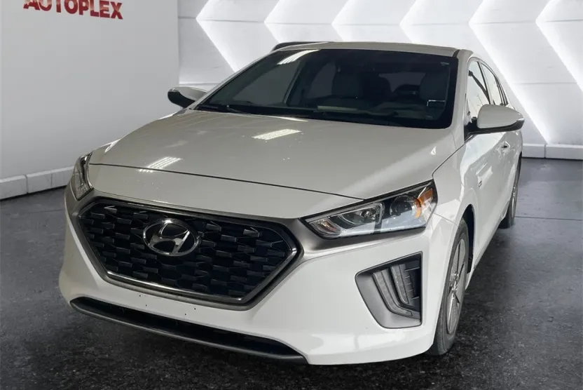 2020 Hyundai Ioniq SE photo 1