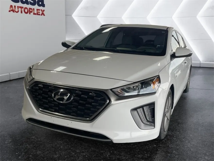 2020 Hyundai Ioniq SE photo 1