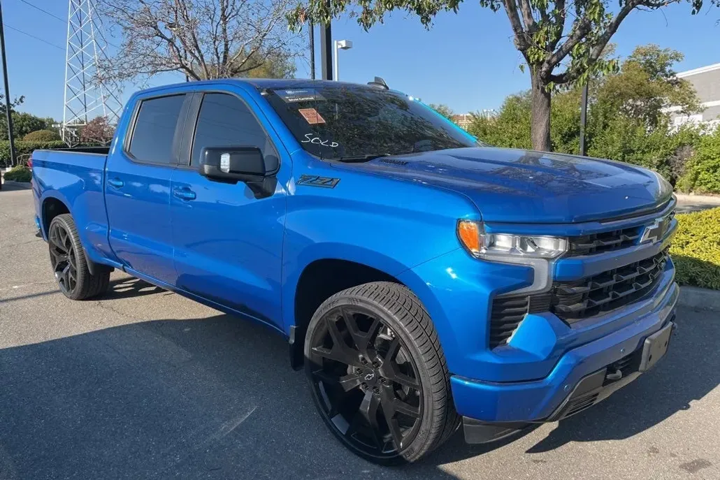 2024 Chevrolet Silverado 1500 RST photo 1