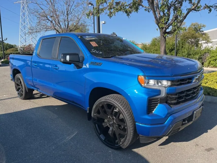 2024 Chevrolet Silverado 1500 RST photo 1