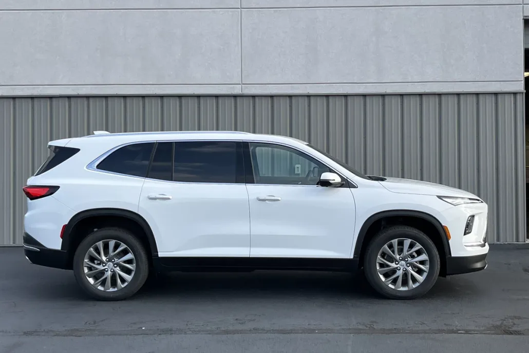 2026 Buick Enclave Preferred photo 1