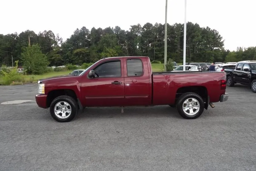2009 Chevrolet Silverado 1500 LT photo 1