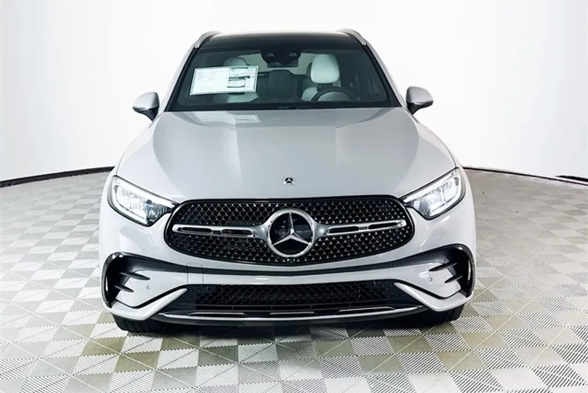 2026 Mercedes Benz GLC 300 photo 1
