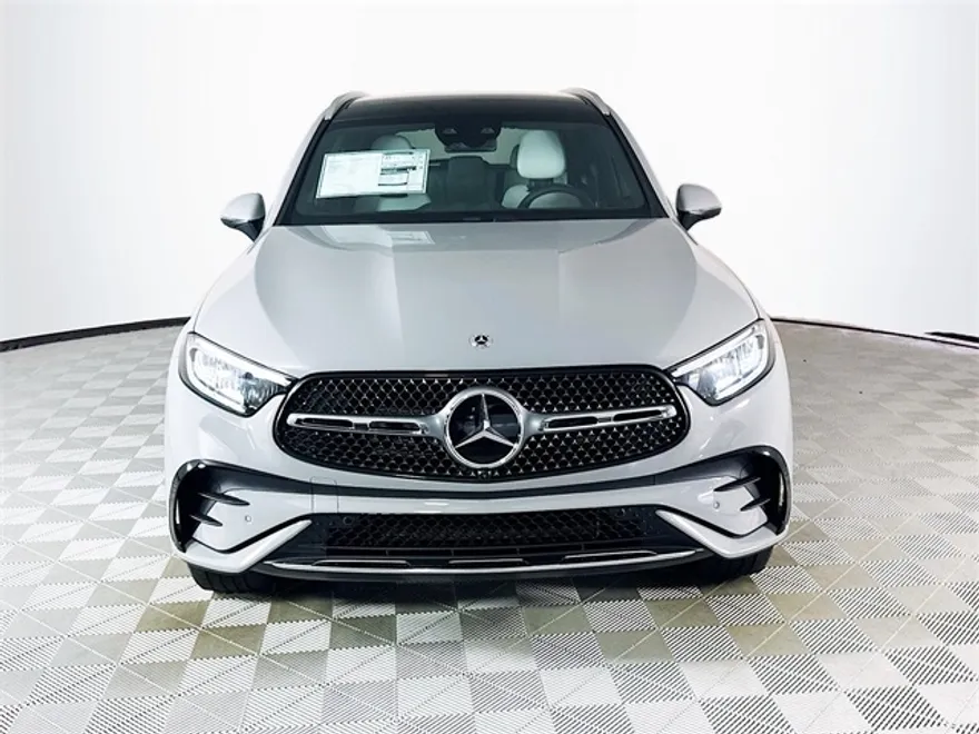 2026 Mercedes Benz GLC 300 photo 1
