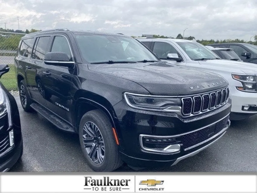 2024 Jeep Wagoneer L Series II photo 1