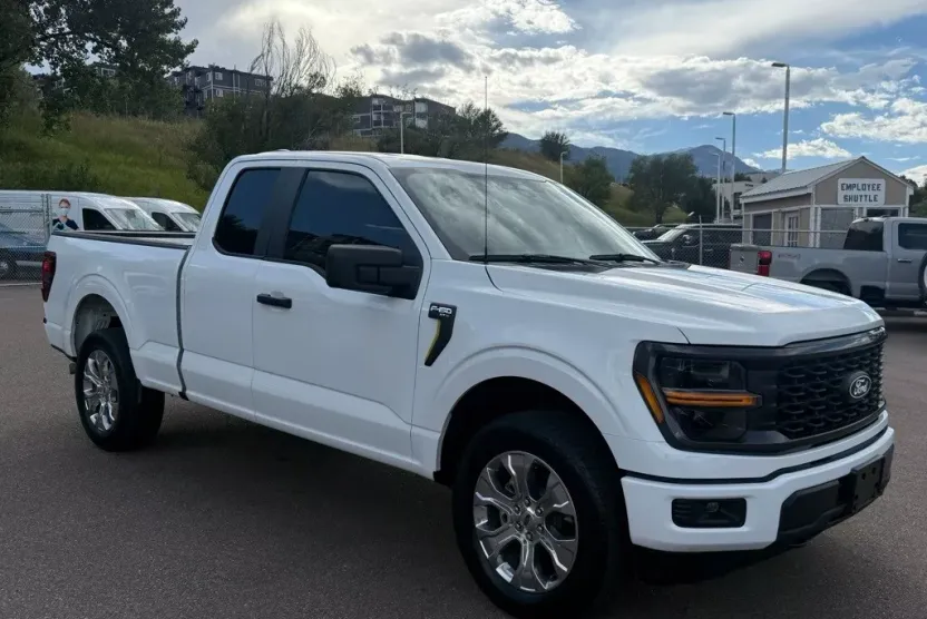 2025 Ford F-150 STX photo 1