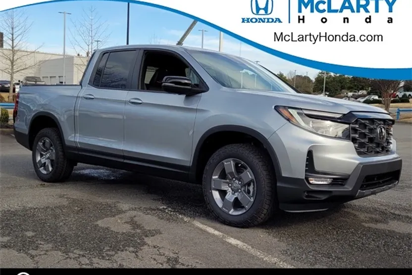 2025 Honda Ridgeline TrailSport photo 1