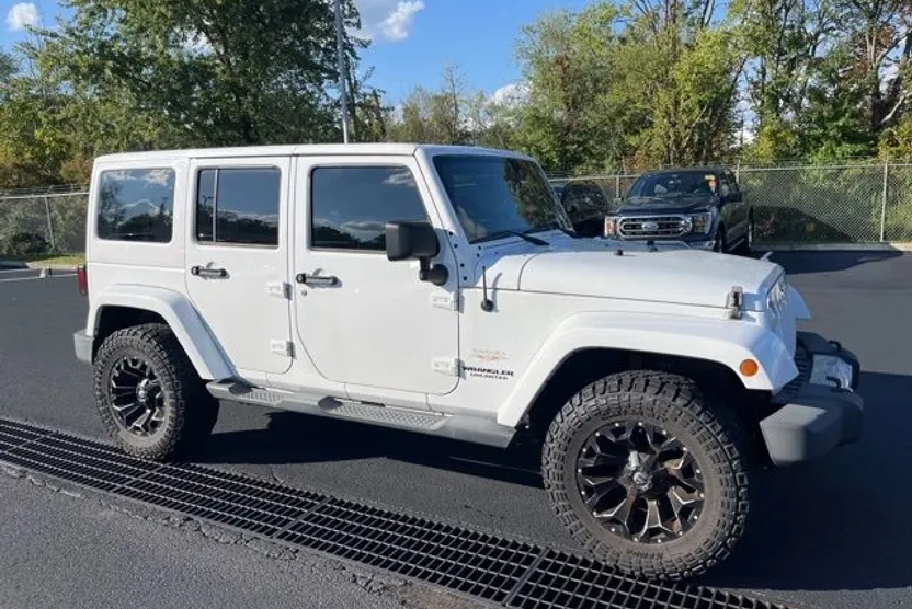 2011 Jeep Wrangler Unlimited Sahara photo 1