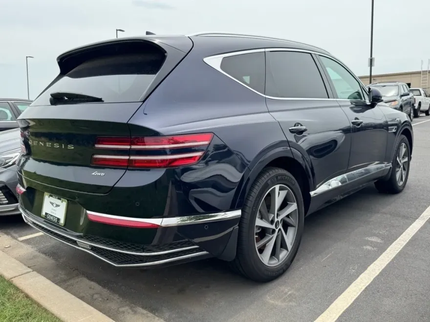 2025 Genesis GV80 2.5T Advanced photo 2