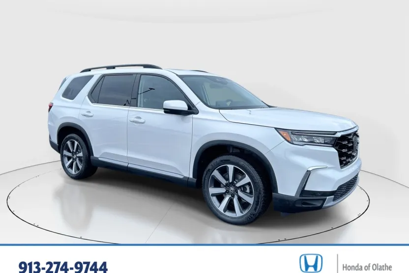 2025 Honda Pilot Touring photo 1