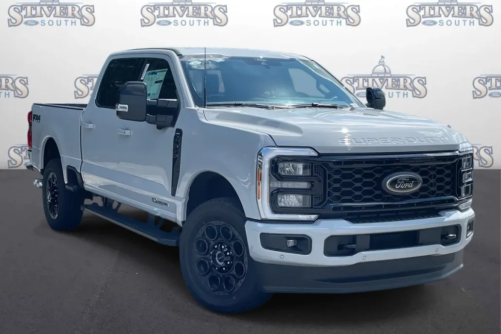 2025 Ford F-250 Lariat photo 1