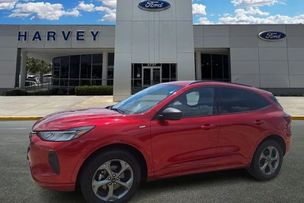 2024 Ford Escape ST-Line photo 1