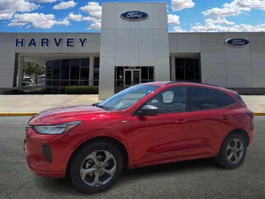 2024 Ford Escape ST-Line photo 1