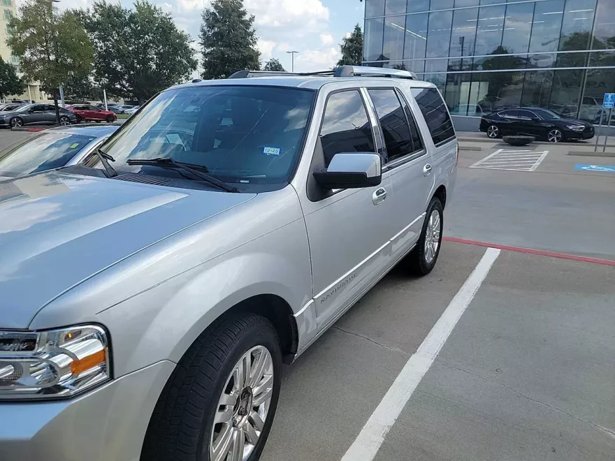 2014 Lincoln Navigator photo 1
