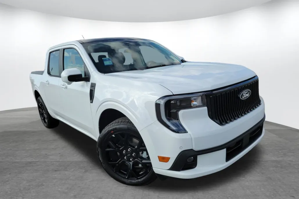 2025 Ford Maverick photo 1