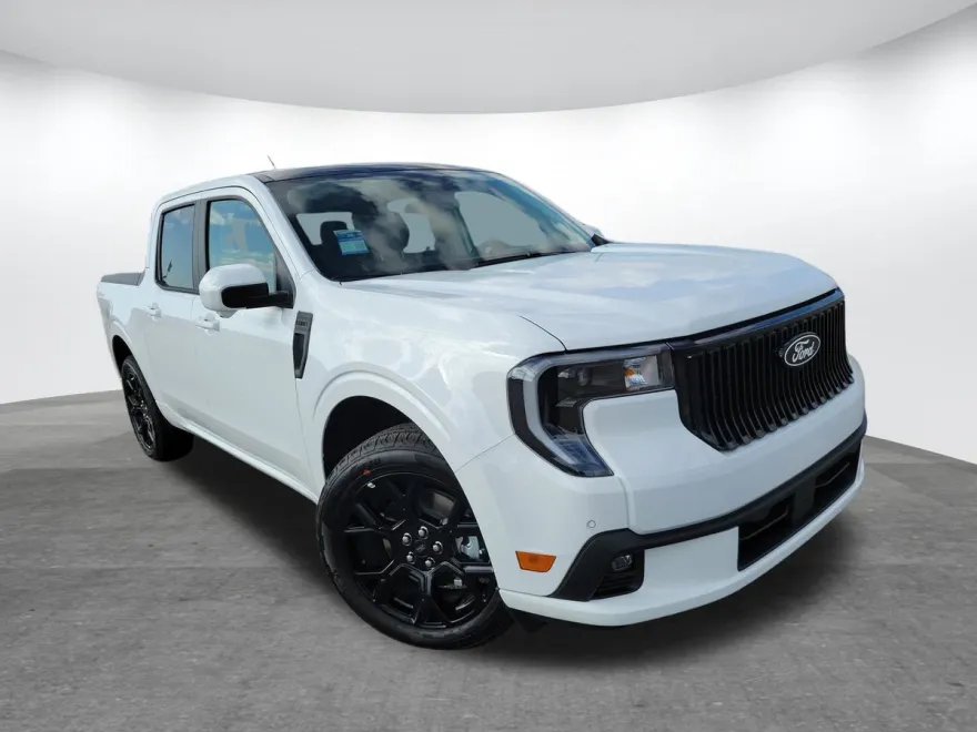 2025 Ford Maverick photo 1