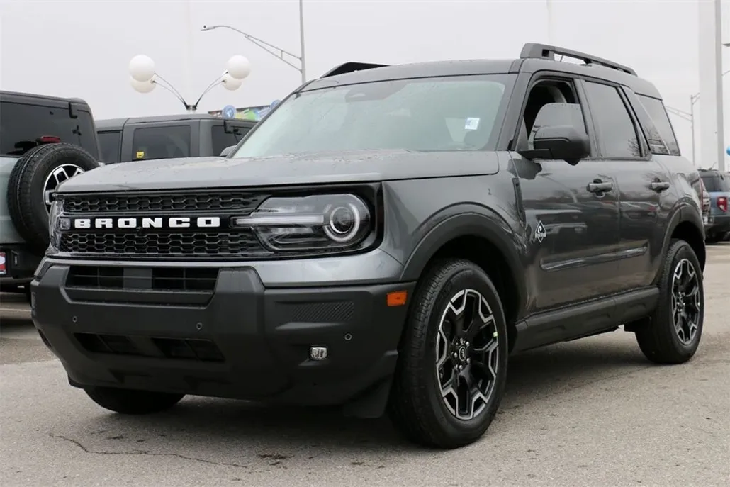 2025 Ford Bronco Sport Outer Banks photo 1