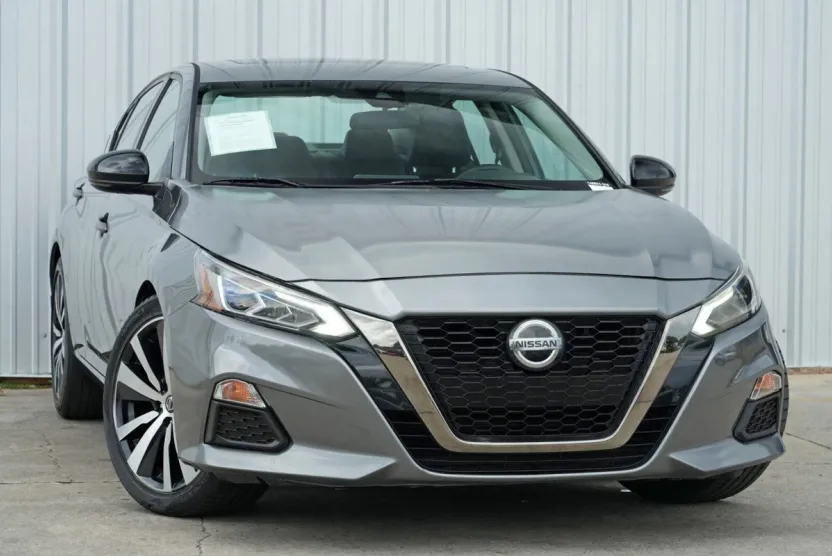 2020 Nissan Altima 2.5 SR photo 1