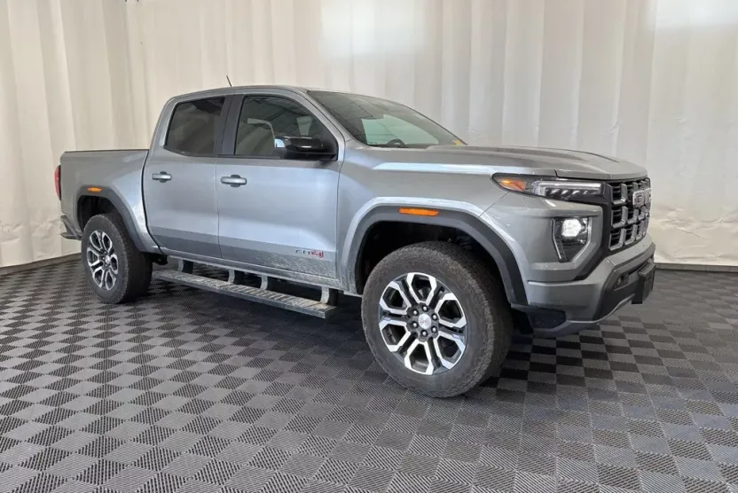 2024 Gmc Canyon AT4 photo 1
