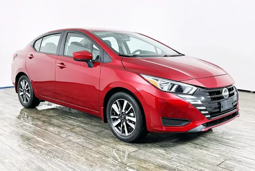 2024 Nissan Versa 1.6 SV photo 1