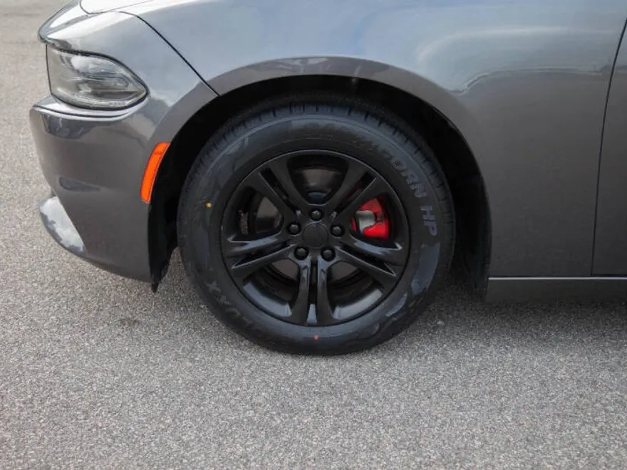 2019 Dodge Charger SXT photo 1