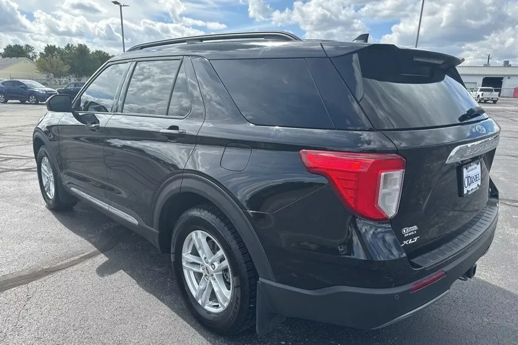 2020 Ford Explorer XLT photo 1