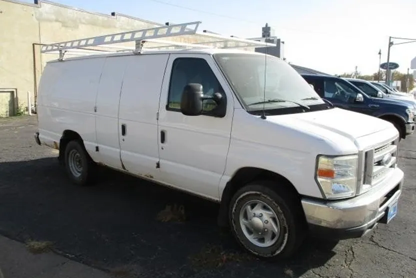 2011 Ford E-250 photo 1