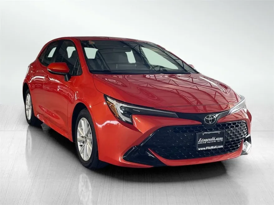 2025 Toyota Corolla SE photo 1