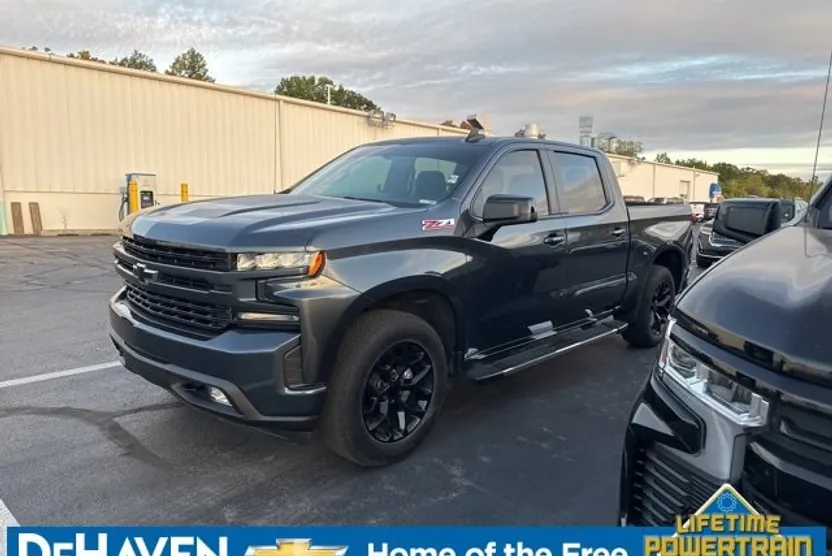 2022 Chevrolet Silverado 1500 RST photo 1