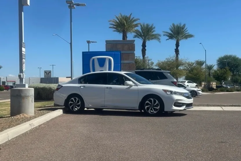 2016 Honda Accord EX-L photo 1