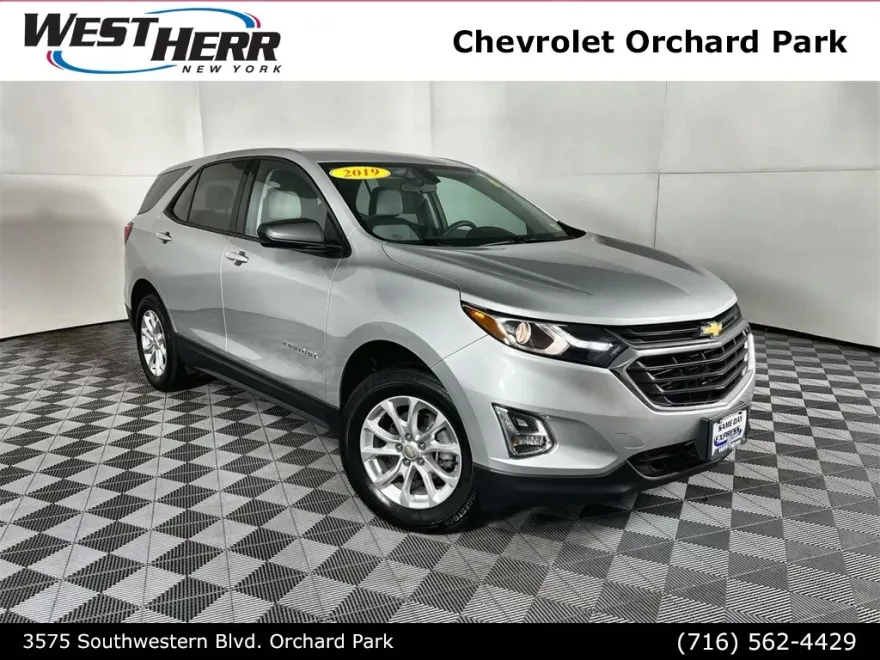 2019 Chevrolet Equinox LS photo 1