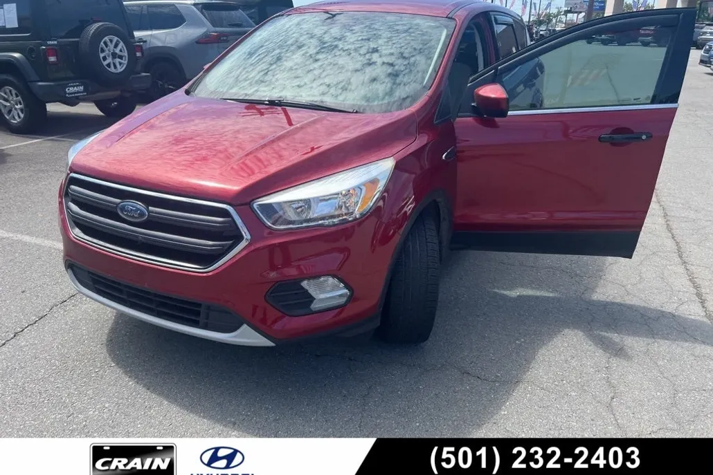 2019 Ford Escape SE photo 1