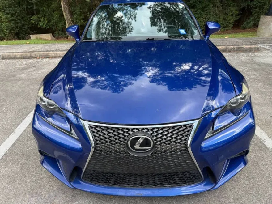2016 Lexus IS 200t photo 1