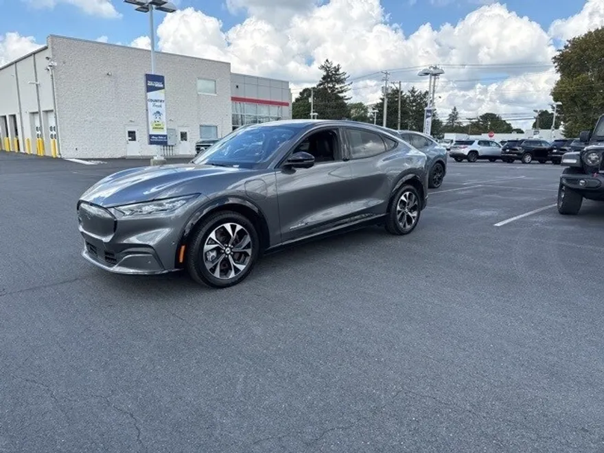 2023 Ford Mustang Mach-E Premium photo 1