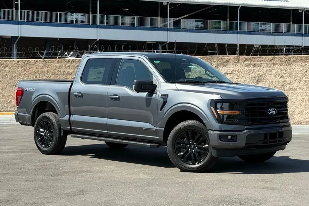 2025 Ford F-150 XLT photo 1
