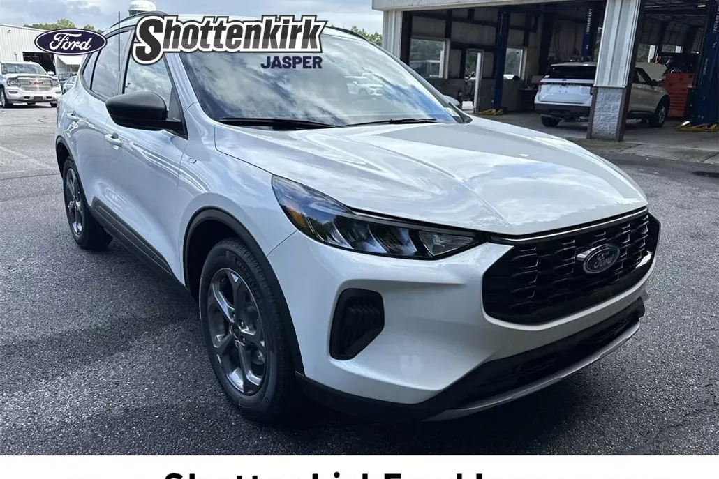 2026 Ford Escape ST-Line photo 1
