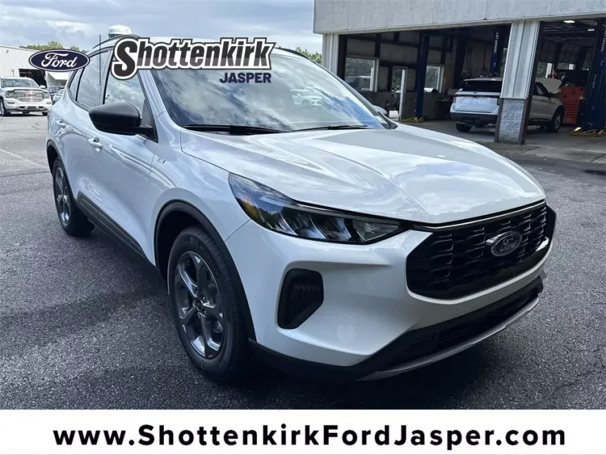 2026 Ford Escape ST-Line photo 1