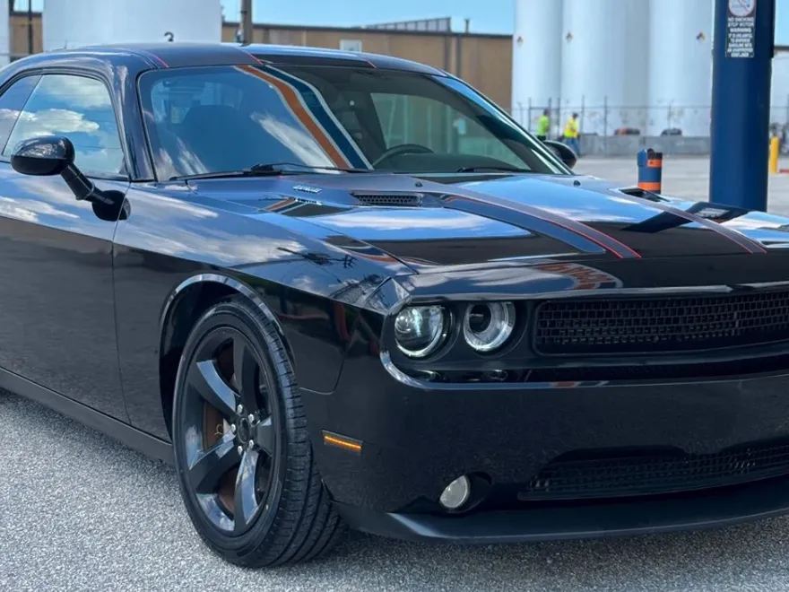 2013 Dodge Challenger R/T photo 1