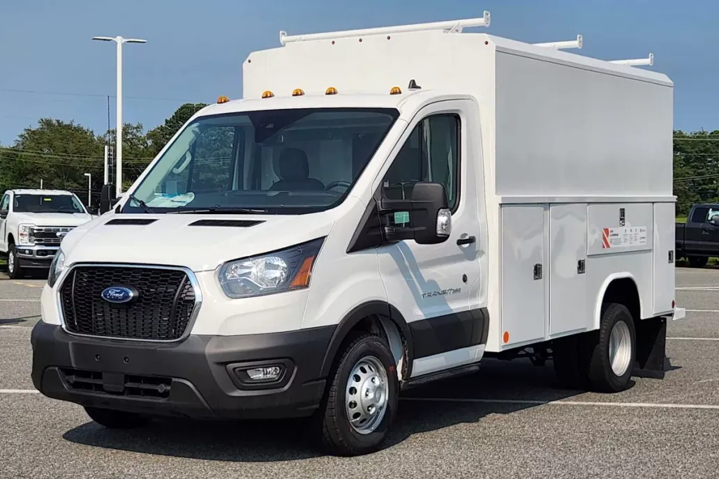 2025 Ford Transit Cutaway photo 1